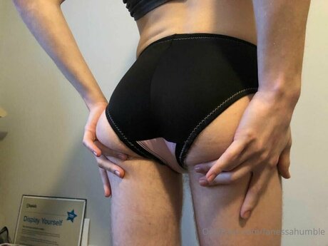 Fanessahumble erwachsene nette archiv