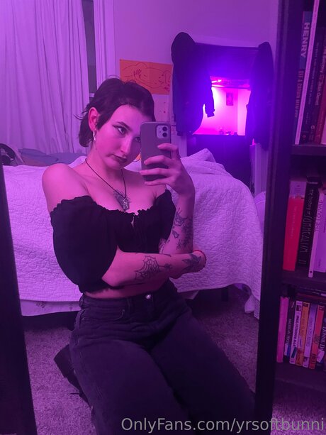 Yrsoftbunni heiße nackte foto