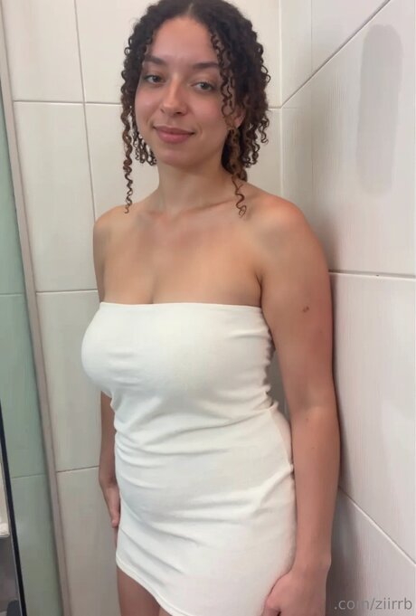 Sunny Bell erotische nacktheit bilder