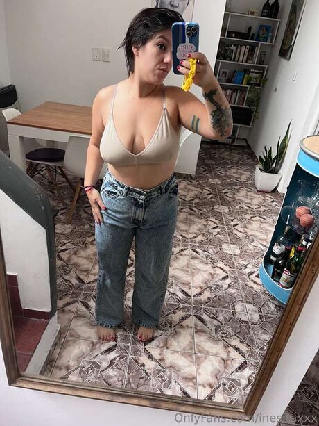 Inesitaxxx schauspielerin akt foto