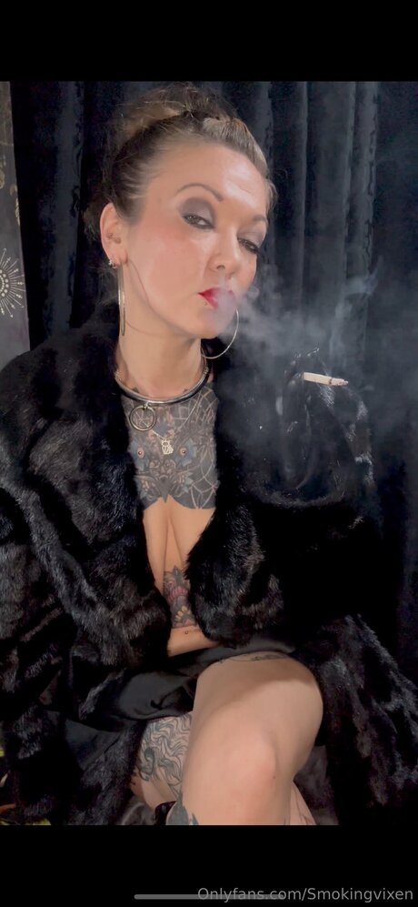 Smokingvixen erwachsene nackt bilder