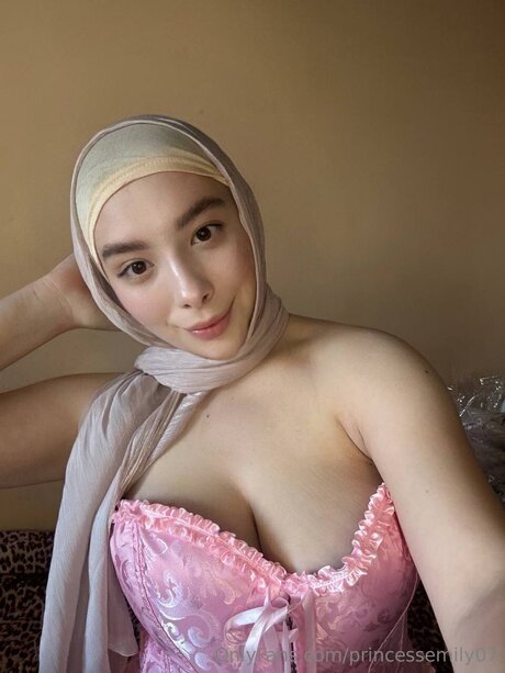 latina-babe onlyfans nackt kunst galerien