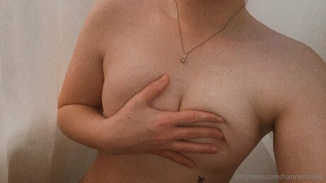 Hannahbbbb pornostar hübsche bild