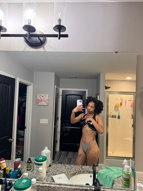 Luh Liyahh schauspielerin akt galerien