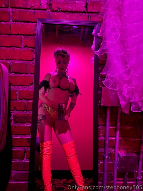 Stephoney505 schauspielerin erwachsene bild