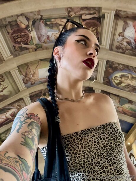 Camile 666 perfekte nackt foto