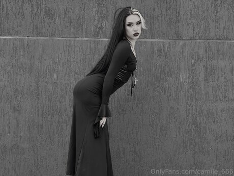 Camile 666 exklusive nacktheit galerien