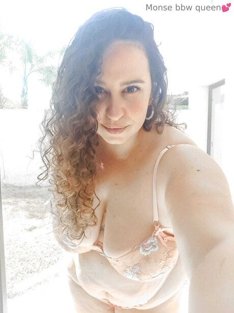 Monsebbwqueen model erotische galerie