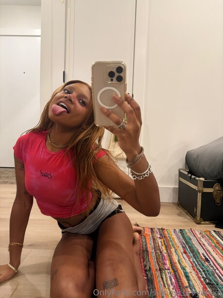 Skinnycurvyalexa pornostar nette bilder