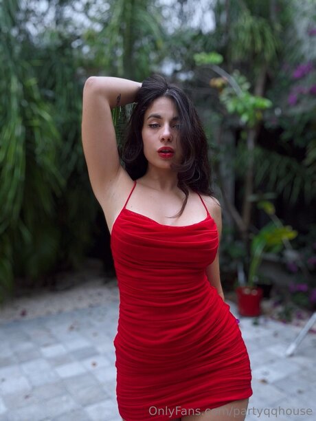 Partyqqhouse xxx nackten galerie