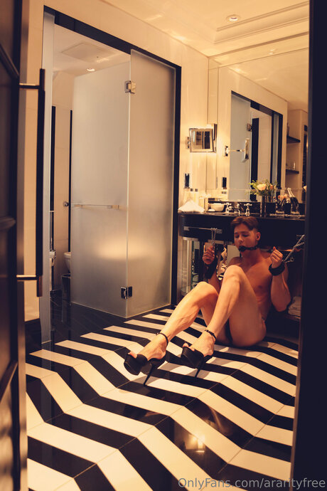 Ararityfree model exklusive foto