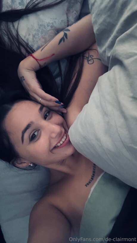 De Clairmont schöne nackten fotos