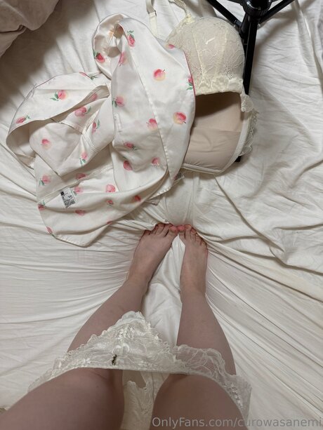 Curowasanemi hübsche nackt bilder