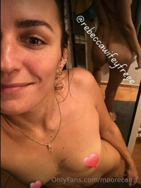 Moorecami heiße sexy fotos