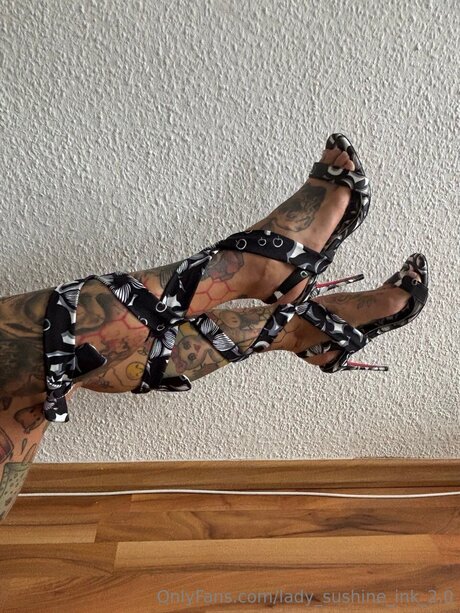 Lady Sunshine Ink perfekte sexy galerie