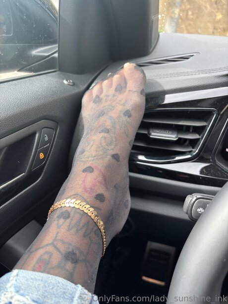 Lady Sunshine Ink heiße kostenlose fotos