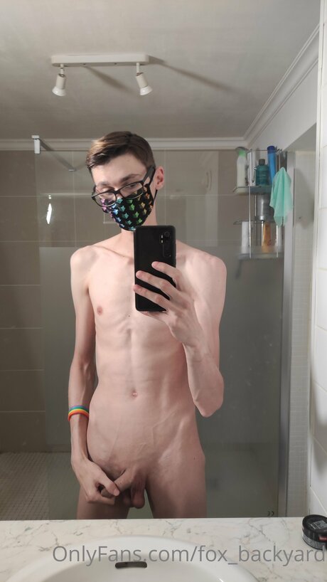 Fox Backyard schauspielerin heiße bild