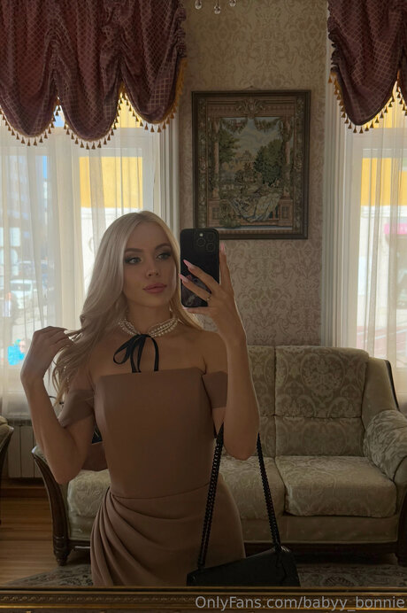Babyy Bonnie sexy nackte bild