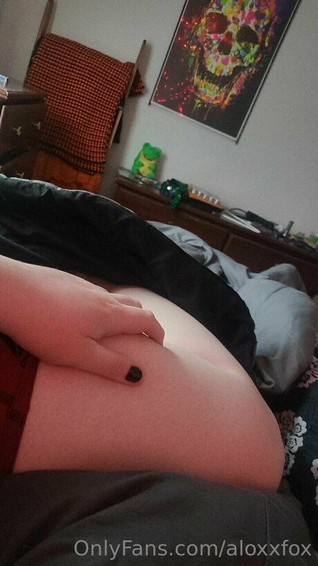 Aloxxfox porno nacktheit bild