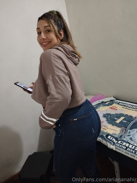 Arisnai freie nackten galerie