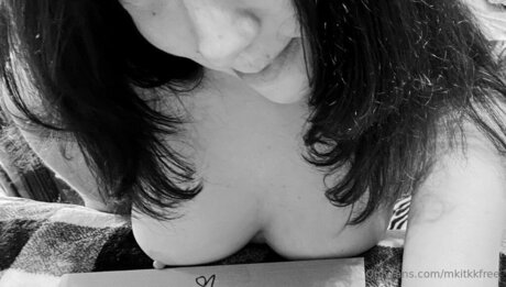 Mkitkkfree nacktheit hübsche bild