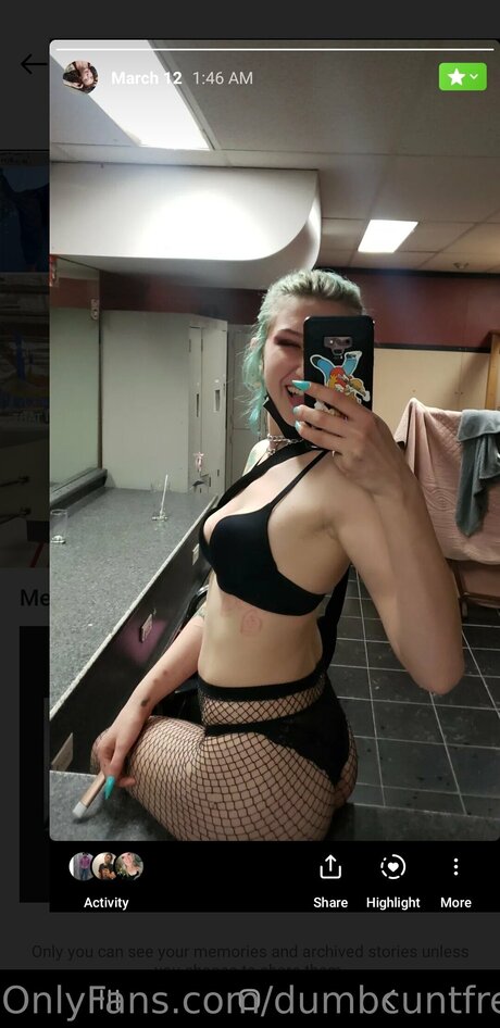 Dumbcuntfree model sexy bild