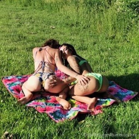 Dumbcuntfree nackten galerien