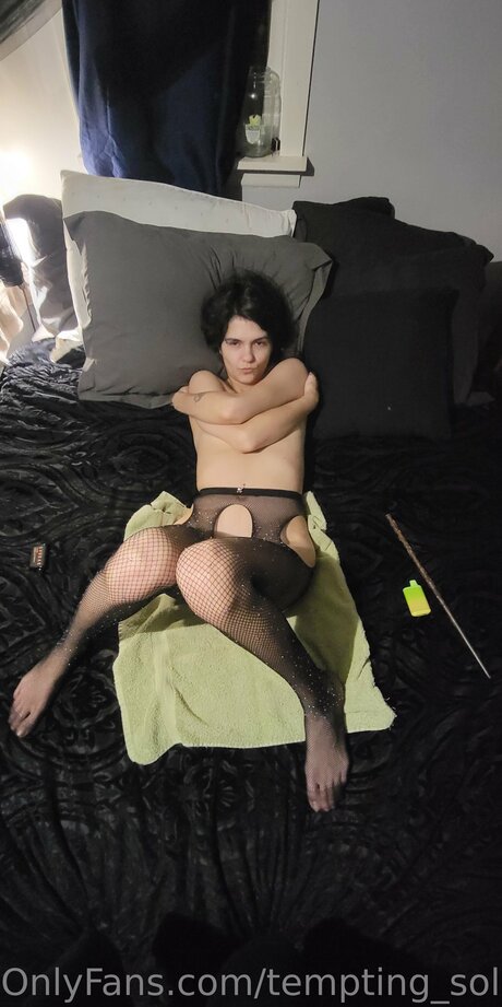 Tempting Soles top nackte bilder