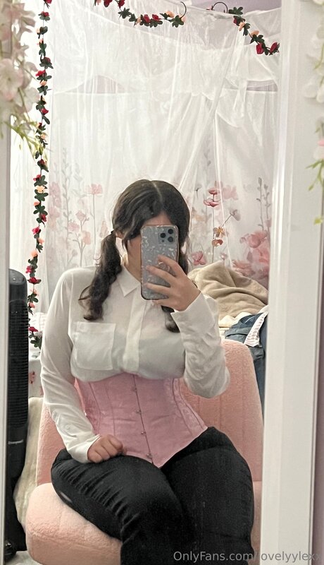 Lovelyylexx hübsche nette foto