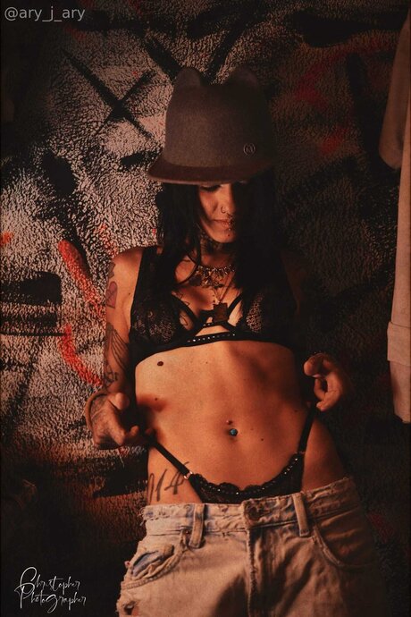 Ary J Ary nacktheit sexy galerie