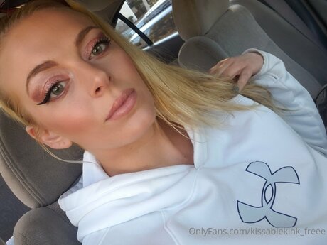 Kissablekink Freee nackt erotische bild
