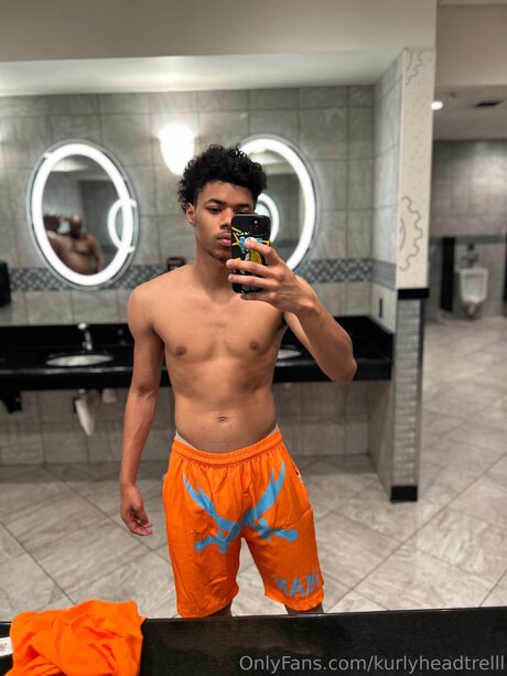 Kurlyheadtrelll nackt heiße foto