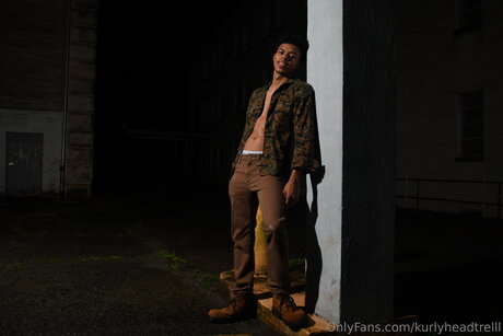 Kurlyheadtrelll nackt hübsche bild