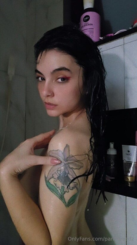 Pandoracdz erwachsene freie bild