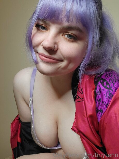 Tinytenn model freie bilder