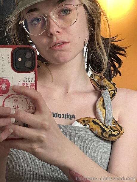 Vividunne erotische nackten bild