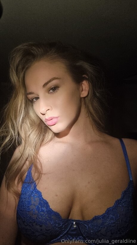 Juliia Geraldiine porno freie foto