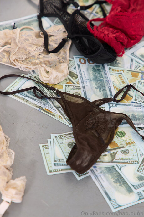 Bad Bunn sexy erwachsene bilder