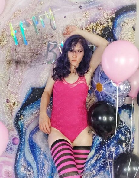 Kittengirlnextdoorfree erwachsene nackten bild