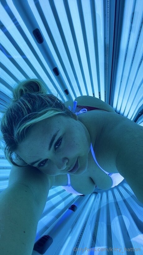 Kitty Hatton nackt exklusive bild