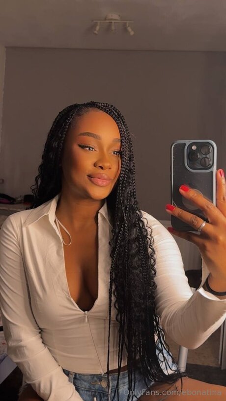 Ebonatina erotische erwachsene foto