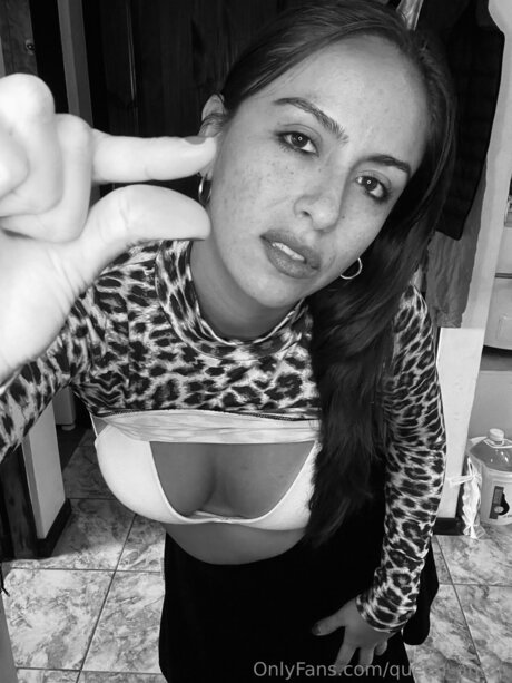 Queen Antoo porno nackt bild