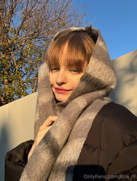 Lola Lil schöne nackt bild