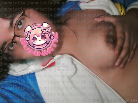 Bunniatie xxx hübsche foto