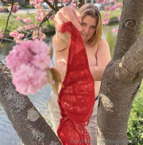 Dariassecrets model erotische galerien