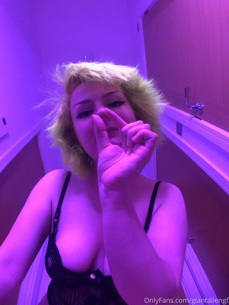 Giantaliengf erwachsene pornostar galerie