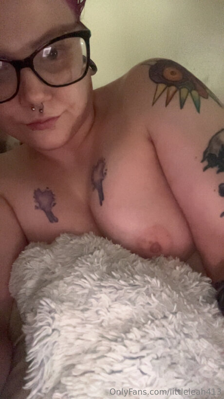 Littleleah413 erotische nackt foto