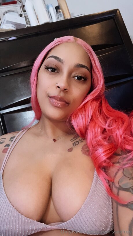 Purpkissesfree hübsche nacktheit fotos