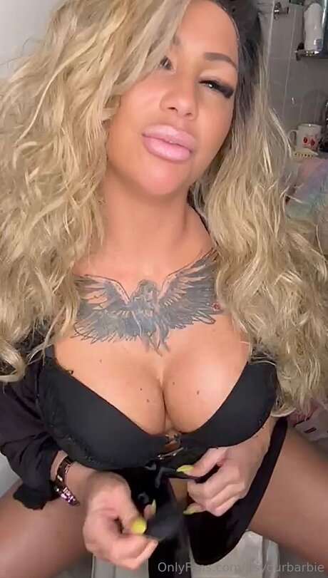 Itsyourbarbie kunst xxx galerie