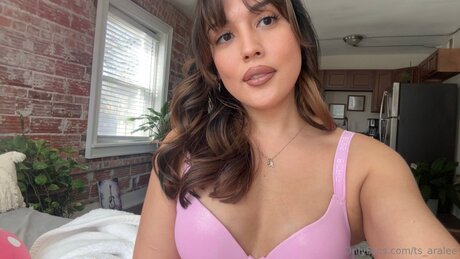 Ts Aralee schauspielerin sexy foto